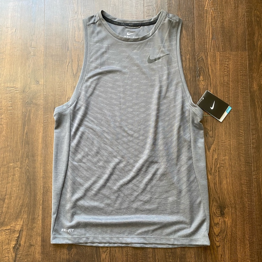 Nike Men’s Training Gray Tank Size S